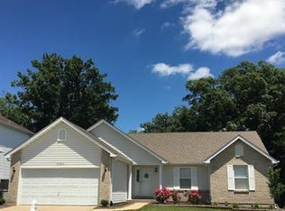 2460 Eagle Forest Dr, Saint Charles, MO 63303