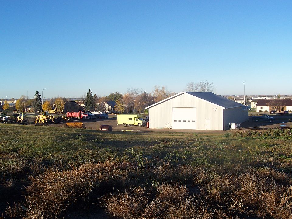 2nd image of 122 College Drive North