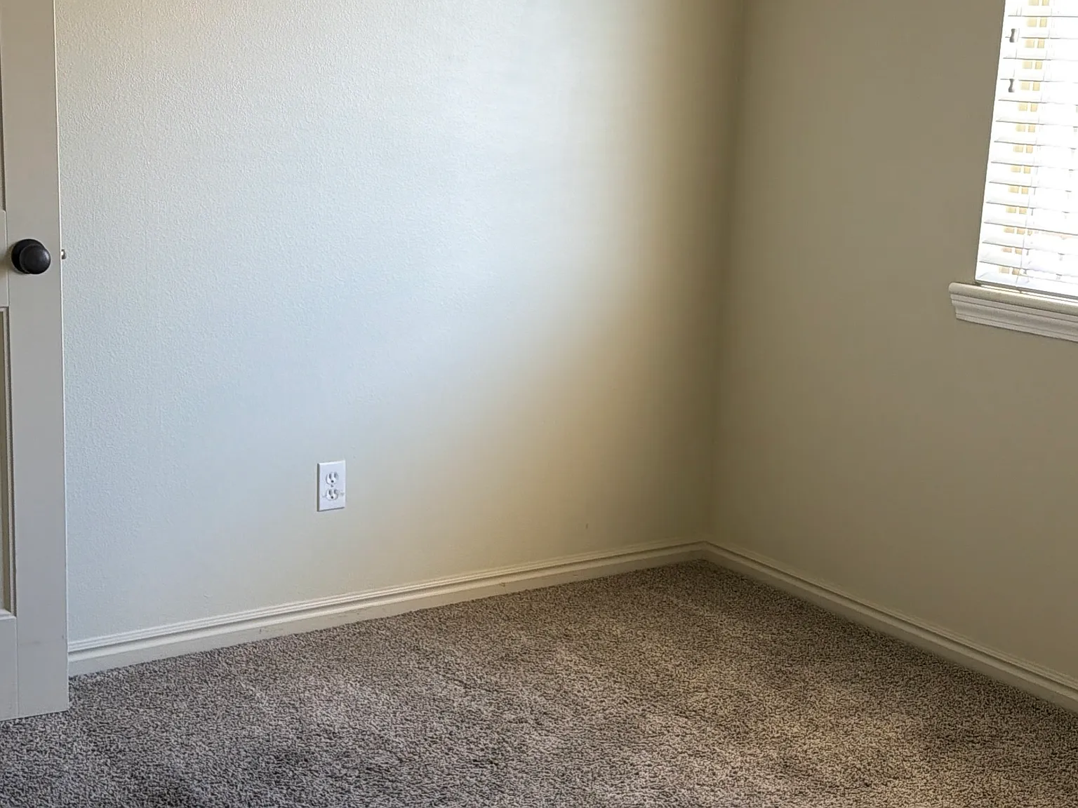 3 bed, 1311 sqft, $1,700 — Photo 4