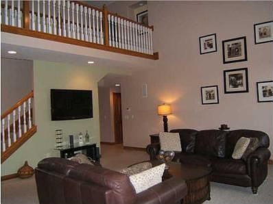 3rd image of 6214 Heritage Point Ct
