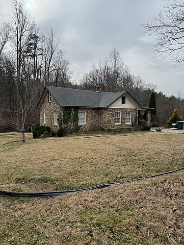 1922 Wildwood Rd Photo 1