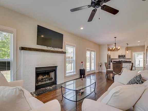 3rd image of 4280 Parque Ln