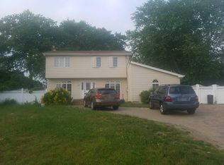 70 Tellar Dr, Islip Terrace, NY 11752
