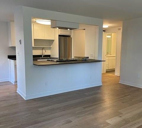Living Room & Kitchen Island