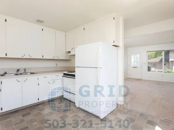 1131 SE 17th Ave APT A, Portland, OR 97214