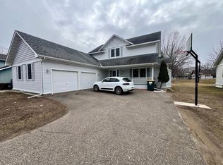 611 Bellvue Ln, Brooklyn Center, MN 55430