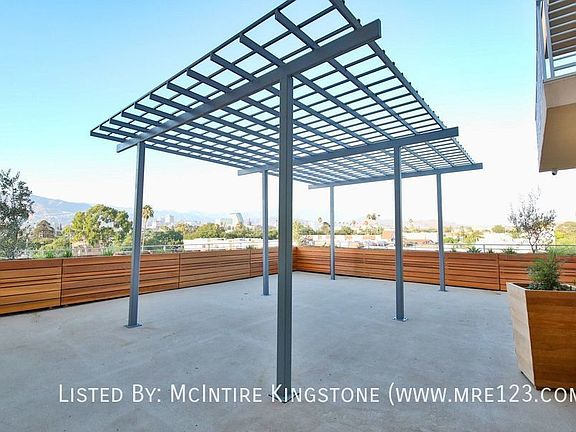 5th image of 625 S Pacific Ave #206