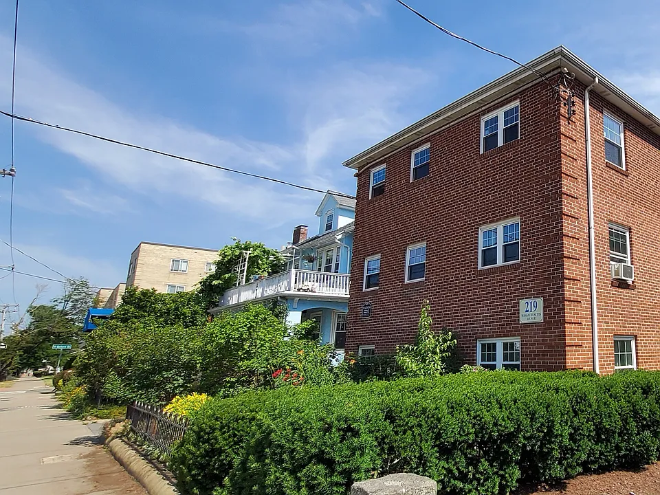 219 Massachusetts Ave #4