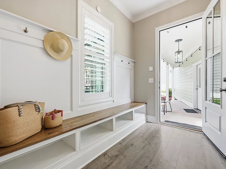 1017 Whistler St — Photo 40