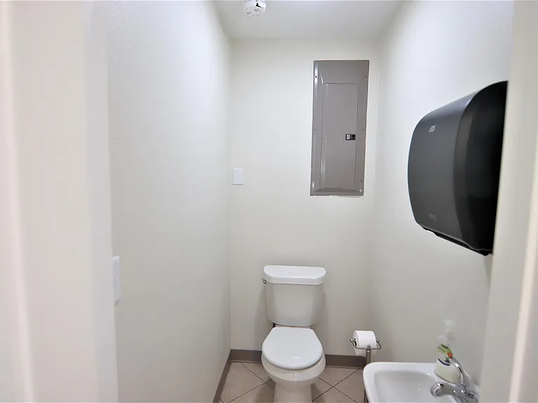 1037 S Main St #1 — Photo 12