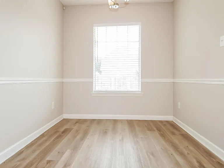 80 Tate Dr — Photo 12