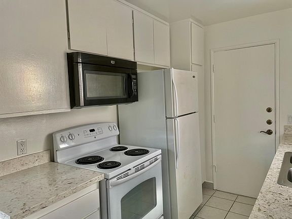 4th image of 245 E Del Mar Blvd #1