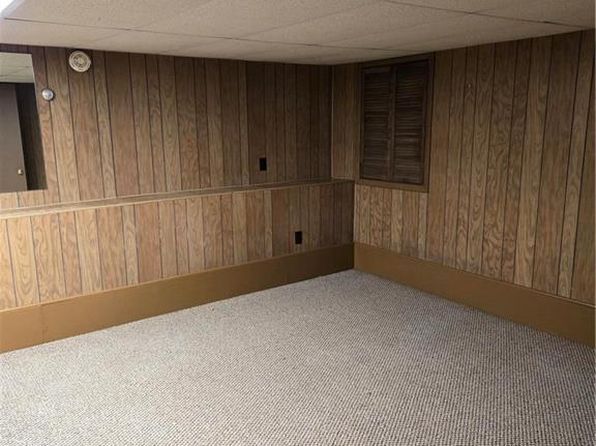 8 Rhododendron Ter, Nesquehoning, PA 18240