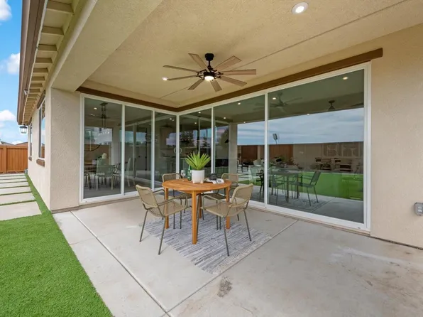1455 Blossom Way, Dixon, CA 95620