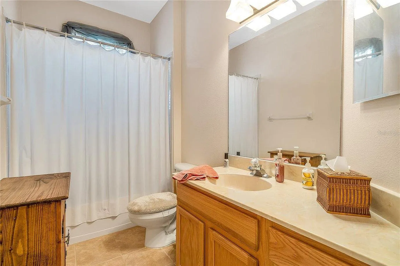4 bed, 2262 sqft, $2,800 — Photo 3