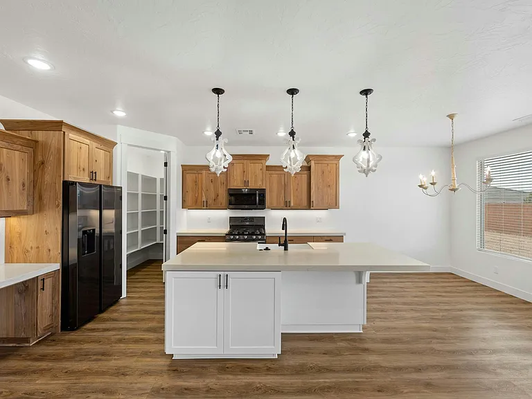 2628 S 3210 E — Photo 9