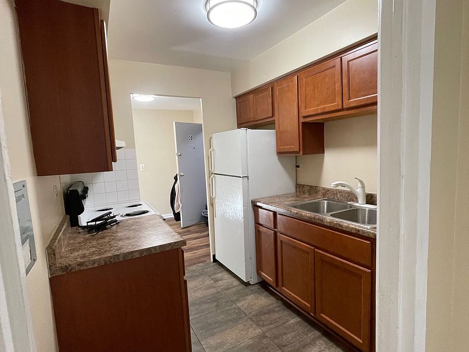 1st image of 809 W Greenwood Ave APT 2-D