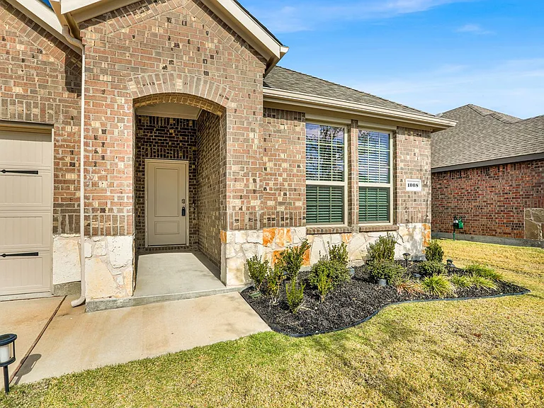 1008 Honey Maple St — Photo 3