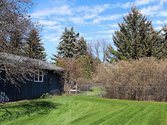 3rd image of 89 Sussex Dr