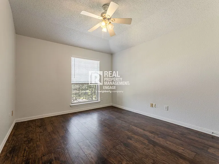 8817 Pocono Dr — Photo 43