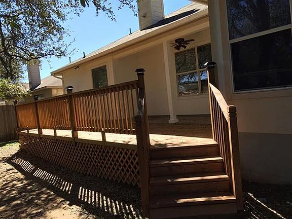 4th image of 1001 Saint Helena Dr