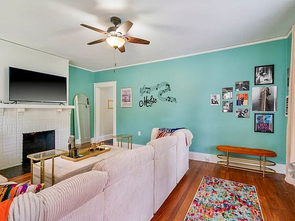 2nd image of 2036 Linden Ave #2038