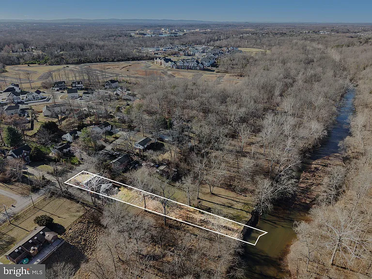 7409 Lake Dr — Photo 33