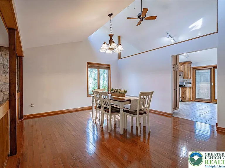3705 Vale View Dr S — Photo 13