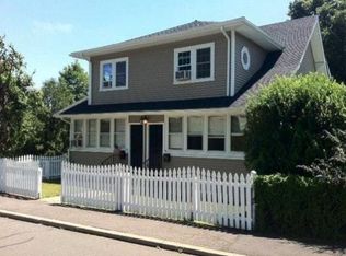 427 Jennings Rd, Fairfield, CT 06824