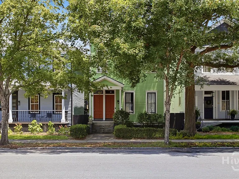 2308 Barnard St — Photo 5