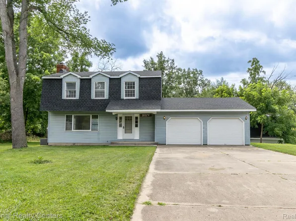 18224 Brentwood St, Livonia, MI 48152