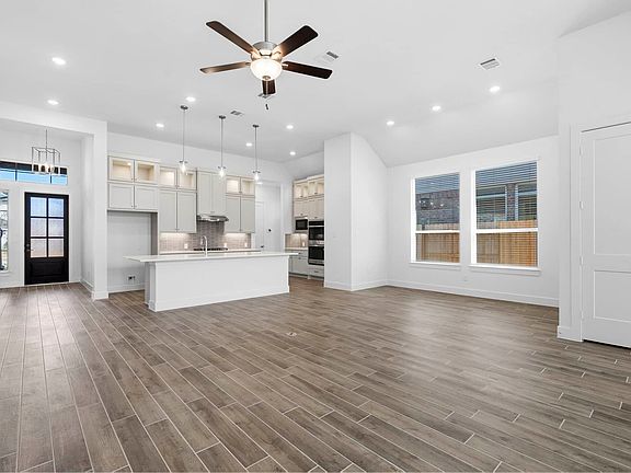 5th image of 416 Darling Creek Ln