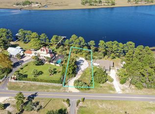 183 River Rd, Carrabelle, FL 32322