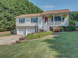 855 Crystal Spring Dr, Lincolnton, NC 28092