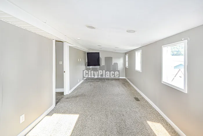 1548 Lexington Ave — Photo 27