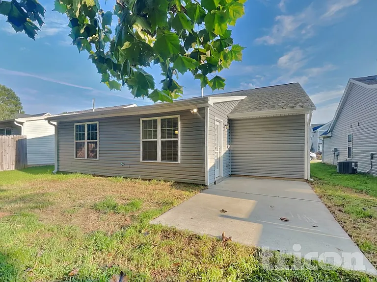 5433 Misty Hill Cir — Photo 16