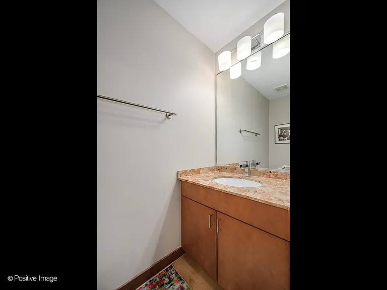 2365 N Wayne Ave — Photo 14