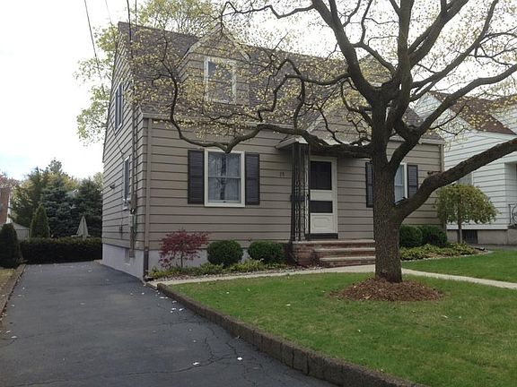 3rd image of 28 Garden Ct N