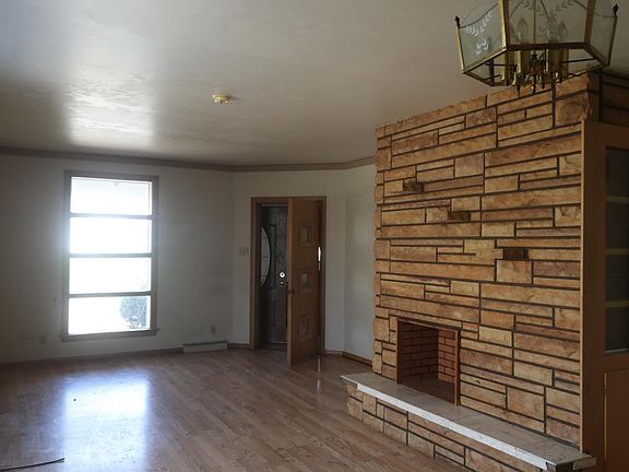 4th image of 405 SW 3rd St