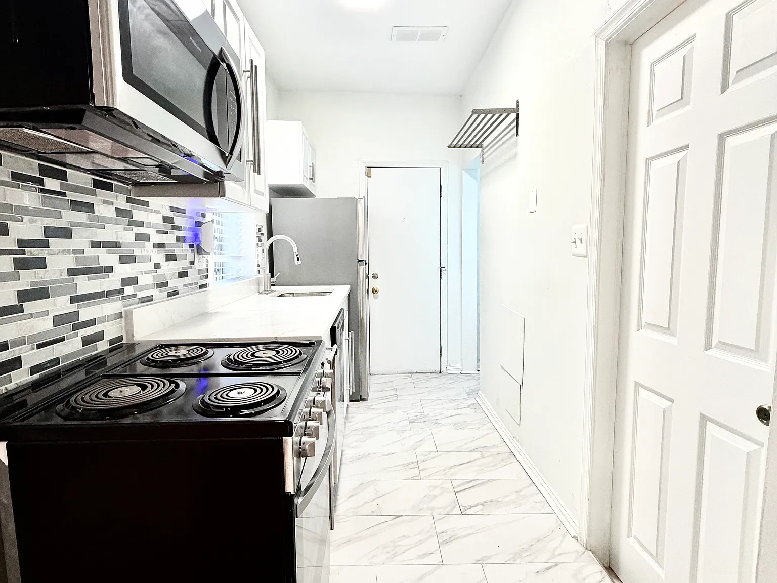 2 bed, 1100 sqft, $1,500 — Photo 3