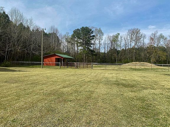 2 stall fenced in barn