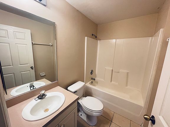 4th image of 4566 Golfview Blvd