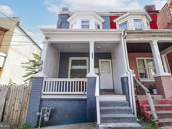 2nd image of 442 Crescent St
