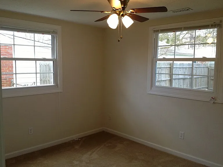 1905 Seward Dr — Photo 11