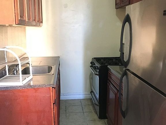 3rd image of 2121 Beekman Pl APT 4D