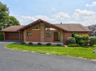158 Hill Rd, New Holland, PA 17557