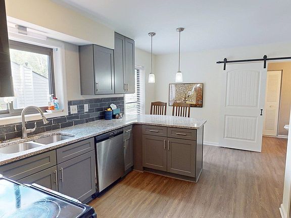 5th image of 6176 Brookwood Rd