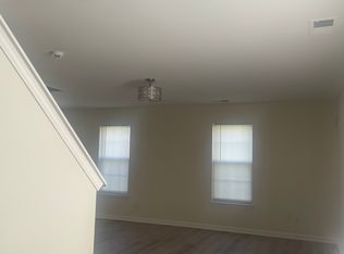 8327 Wallace Glen Dr, Charlotte, NC 28212