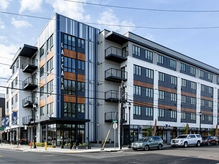 LaScala Apartments — Photo 9