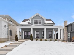 1029 SW Redbuck Cir, Lees Summit, MO 64081